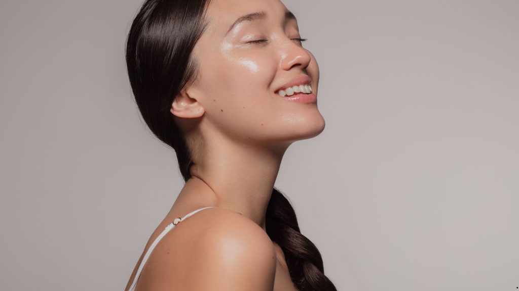 Adevărul despre îmbătrânirea tenului: ce factori o accelerează?